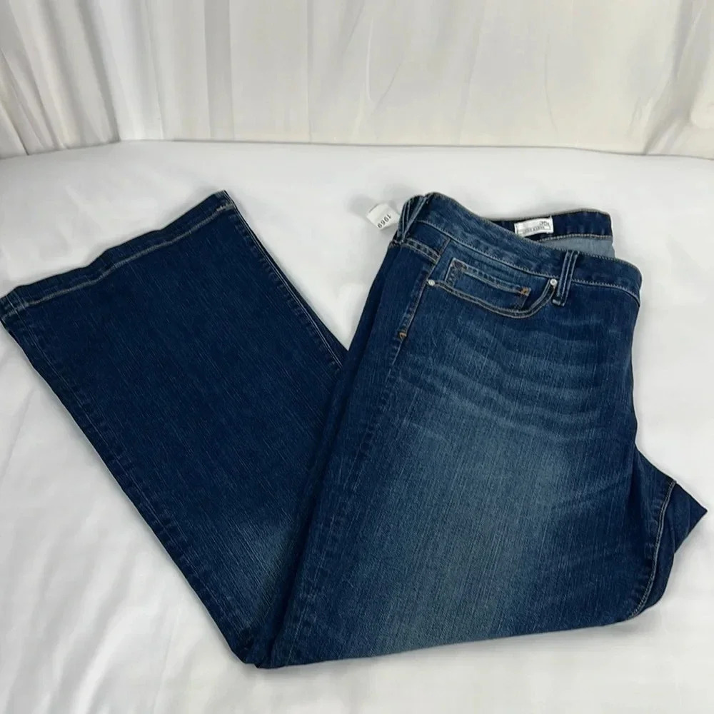 Gap 1969 New Long & Lean Medium Wash Jean‎ Size 35R